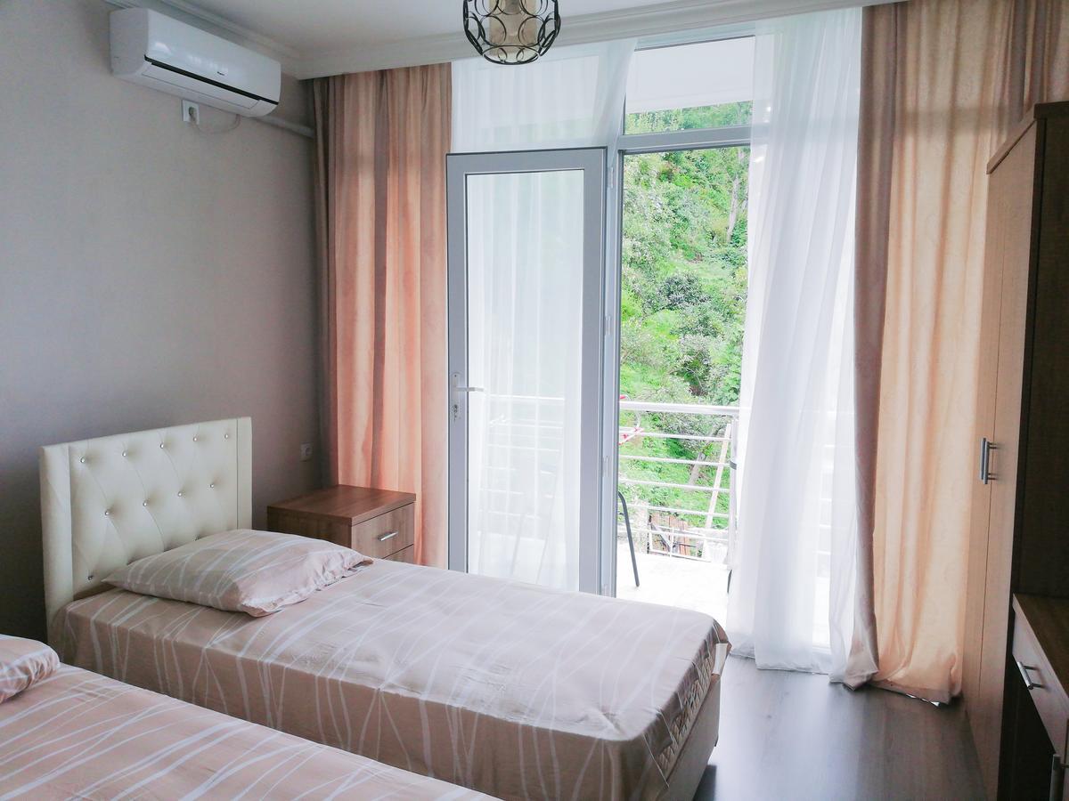 Albatross Kvariati Guest House 外观 照片