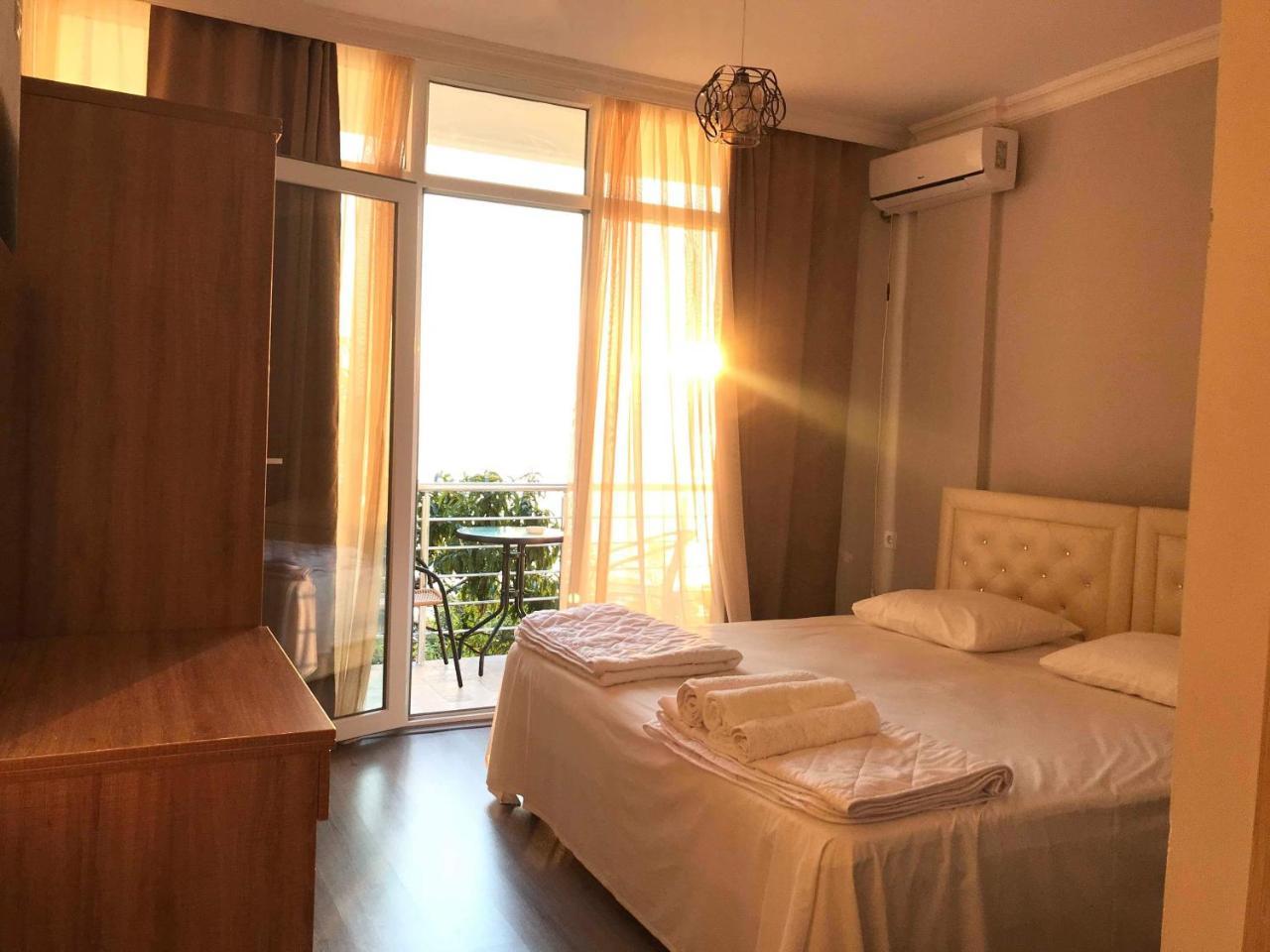 Albatross Kvariati Guest House 外观 照片